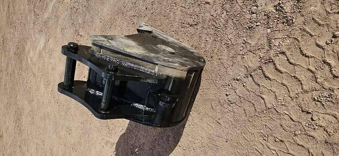 18" Backhoe Loader Bucket thumbnail 2