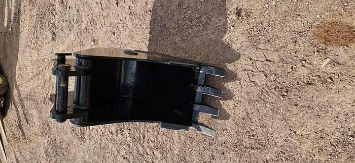 18" Backhoe Loader Bucket thumbnail 3