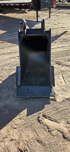 24 inch Excavator Bucket thumbnail 2