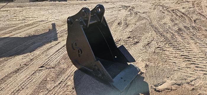 24 inch Excavator Bucket thumbnail 3