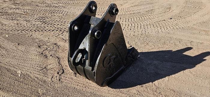 24 inch Excavator Bucket thumbnail 4