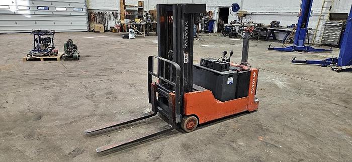 2016 Toyota Shop Forklift thumbnail 6
