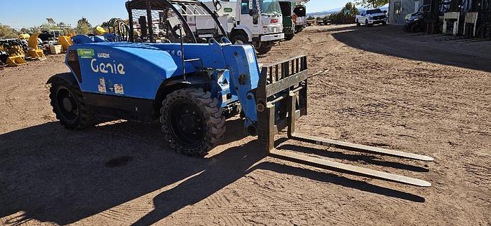 2015 Genie Telehandler thumbnail 3