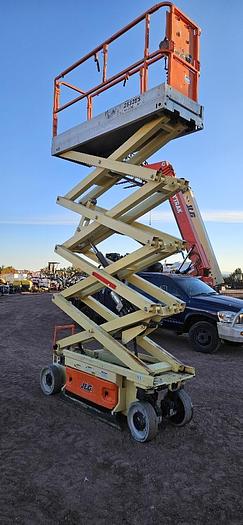 2014 26' JLG Scissor Lift thumbnail 11
