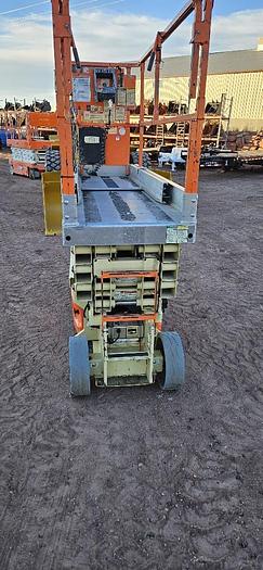 2014 26' JLG Scissor Lift thumbnail 3