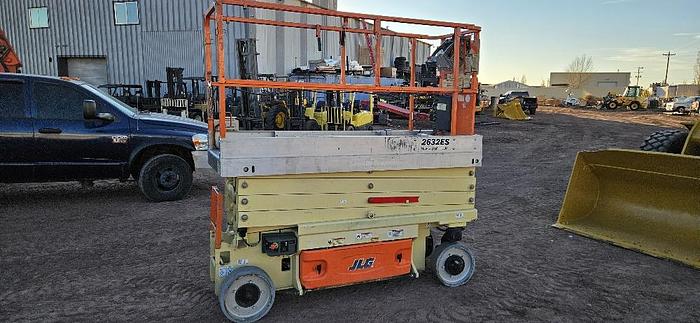 2014 26' JLG Scissor Lift thumbnail 4