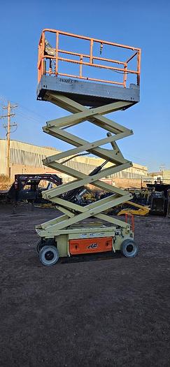 2014 26' JLG Scissor Lift thumbnail 9