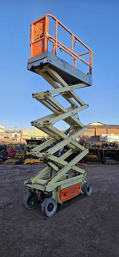 2014 26' JLG Scissor Lift thumbnail 10