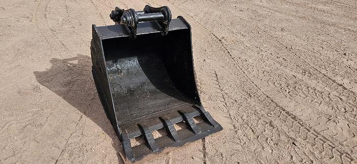 30" Excavator Bucket thumbnail 5