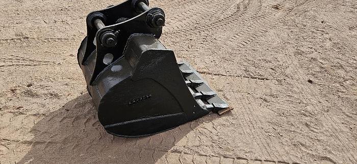 30" Excavator Bucket thumbnail 7