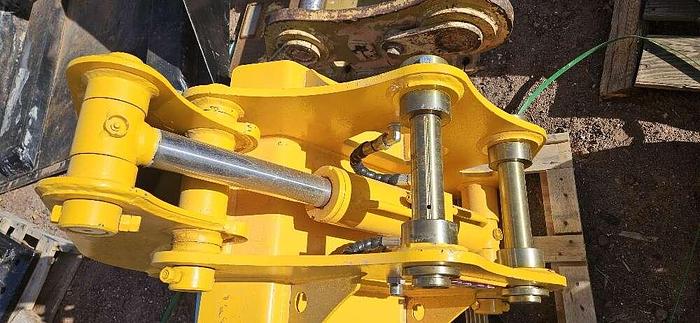 22" Thumb Excavator Bucket thumbnail 4