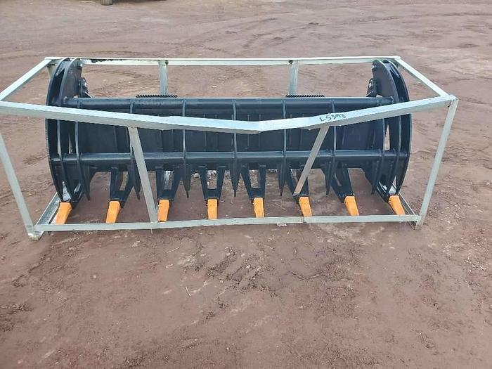 Skid Steer Grapple Bucket  thumbnail 3